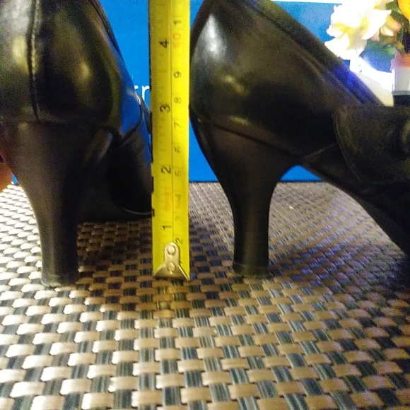 Pierre Michel heels size 6.5 B. - Picture 3 of 14